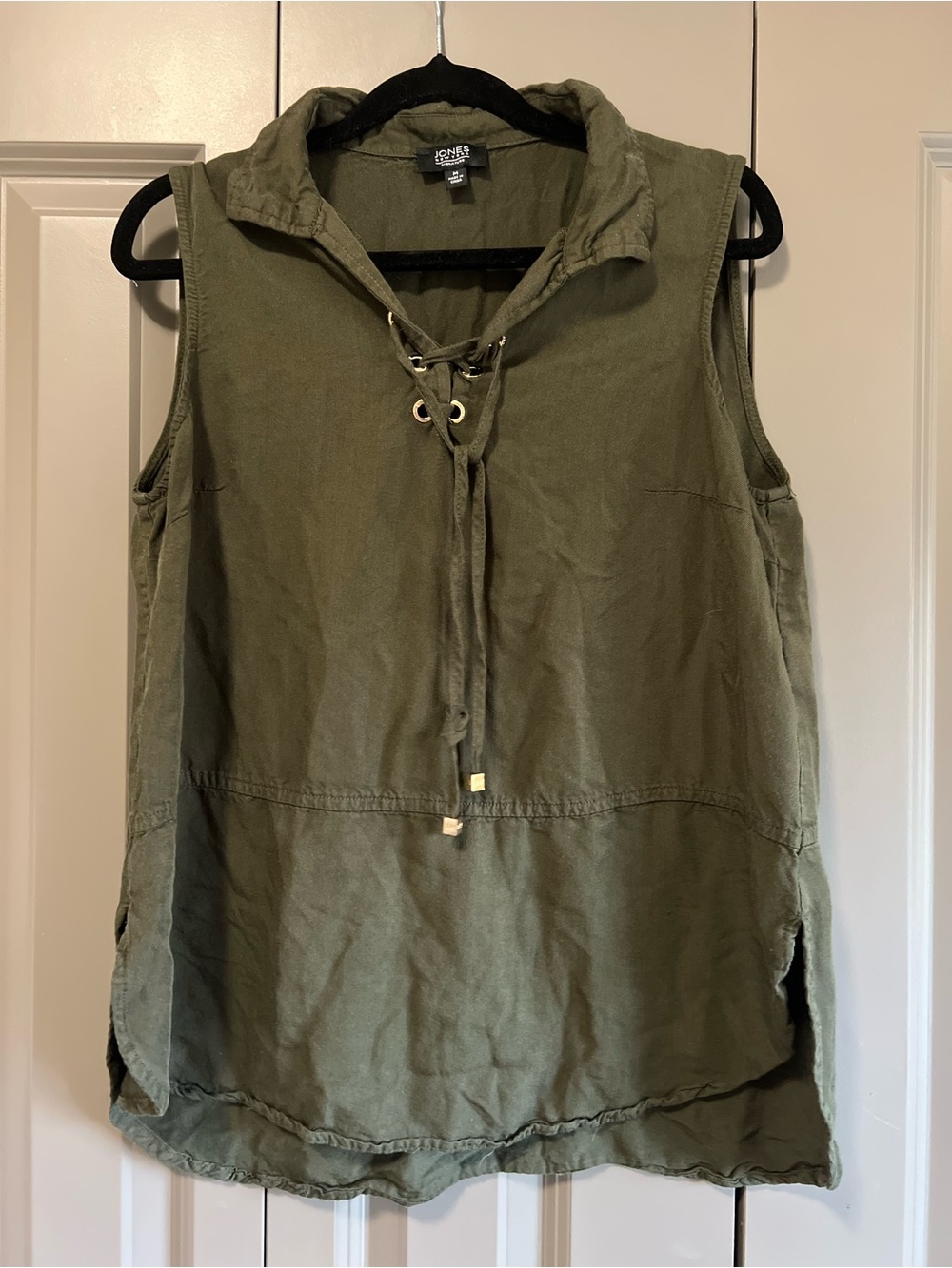 Jones New York Olive Lace-Up Sleeveless Collared Tank
